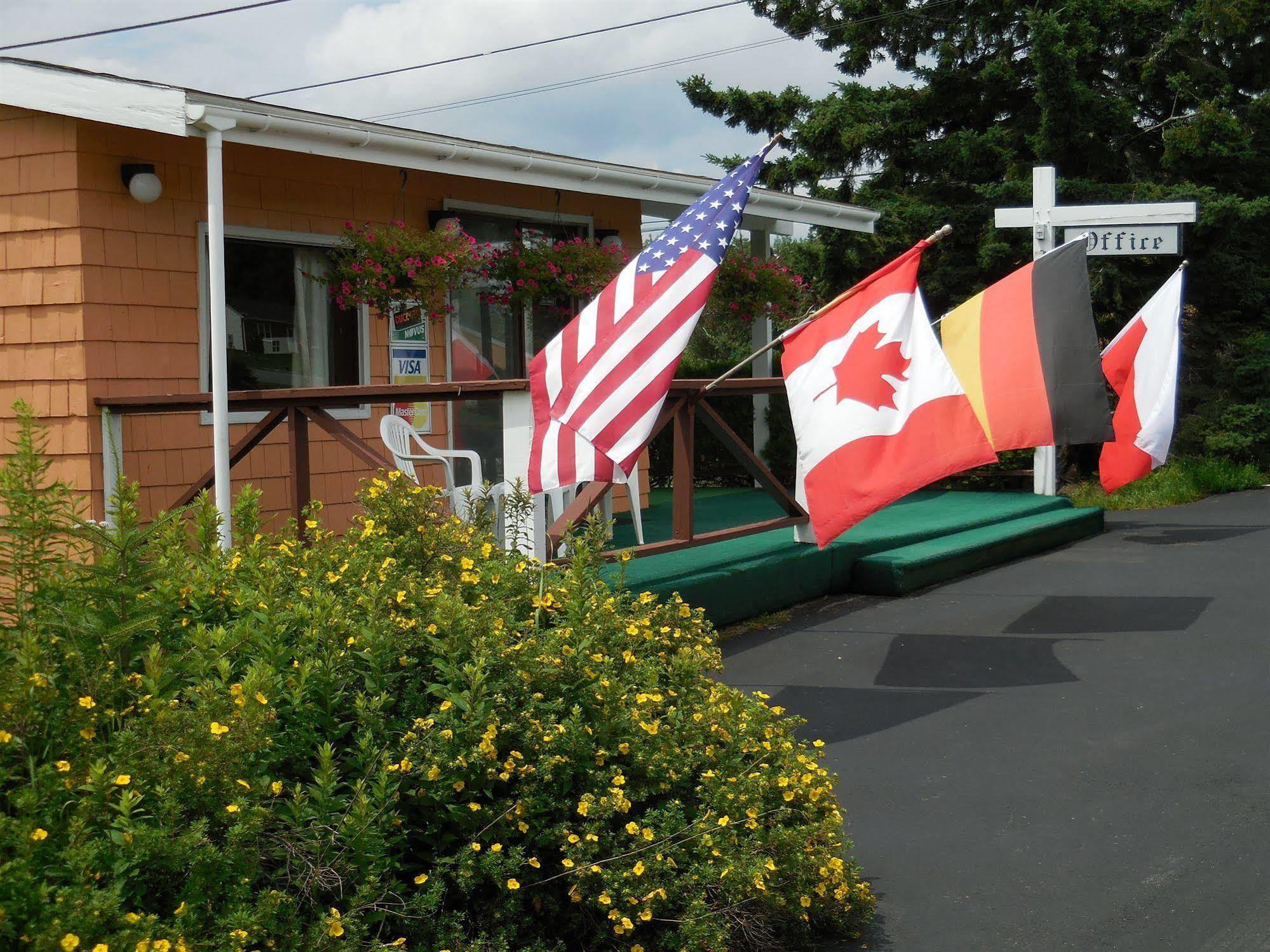 Acadia Gateway Motel Трентън Екстериор снимка